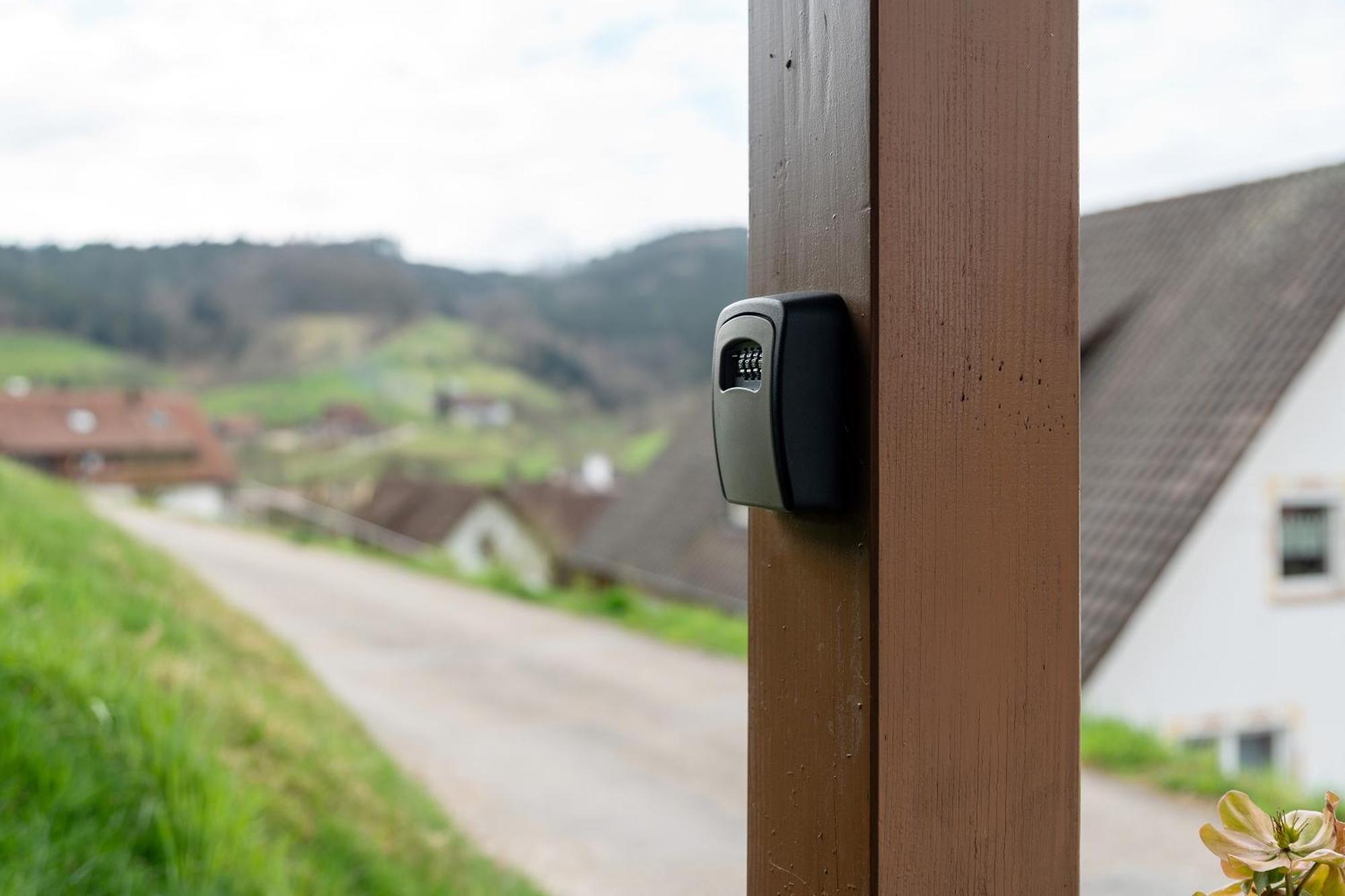Ferienwohnung Haus am Schroffen Ottenhöfen im Schwarzwald Exterior foto